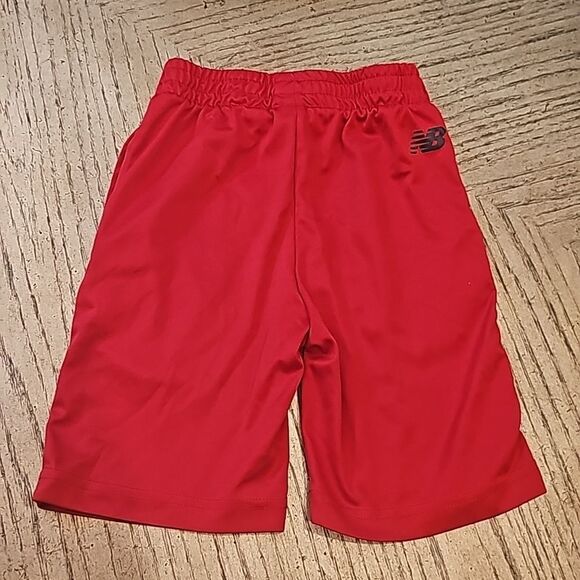 Red athletic shorts New Balance size M 5/6 - Picture 6 of 7